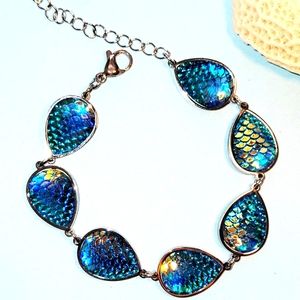 NEW! Blue Aurora Borealis Iridescent Resin Teardrop Station Bracelet Stainless